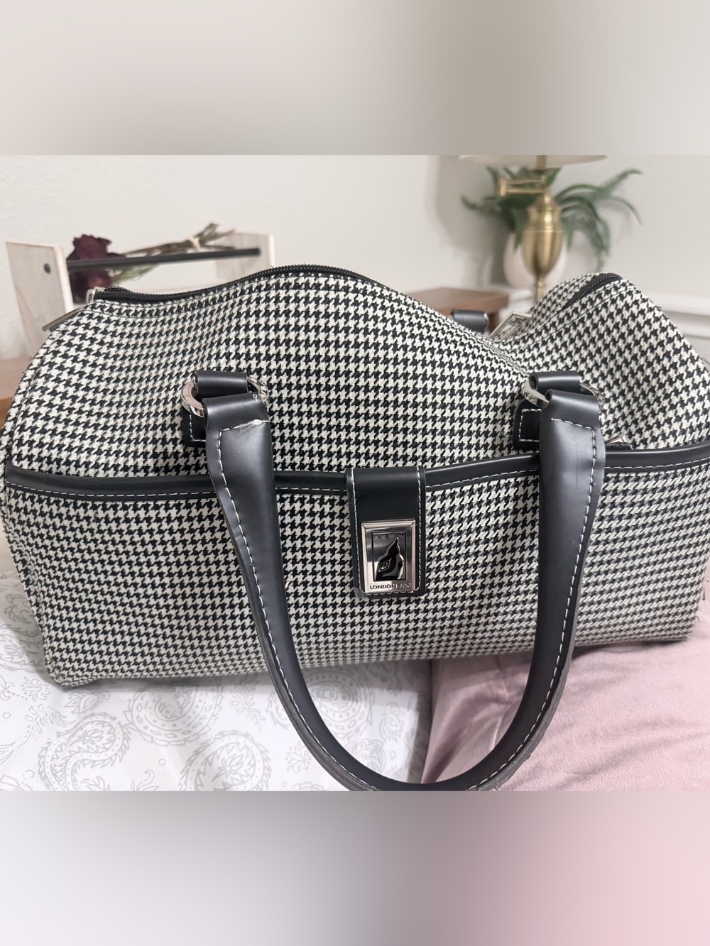 London fog Black & White Houndstooth Satchel Handbag